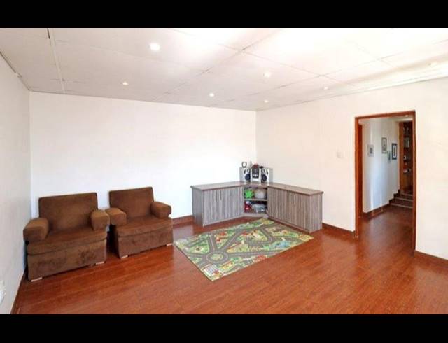 4 BEDROOM HOUSE FOR SALE IN KENSINGTON